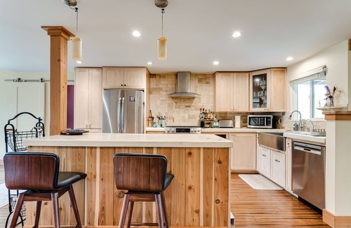 Western House | Stunning, Custom Craftsman w Lots of Light - Take it easy at this unique home!