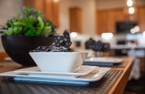 Raisin House | Stunning designer 4-bedroom home - perfect for families!