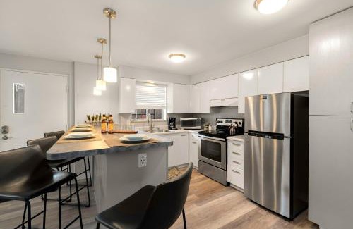 Old Town Apartment | Stunning Downtown Condo - 5 min walk to Old Town!