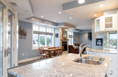 Grand Haven Condo | Stunning Downtown Condo w/Water Views