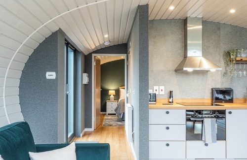Enstone Apartment | Stunning EcoRetreat Pods in Old Chalford