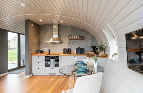 Enstone Apartment | Stunning EcoRetreat Pods in Old Chalford