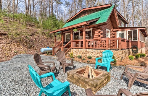 Walnut Mountain House | Stunning Ellijay Cabin with Community Amenities