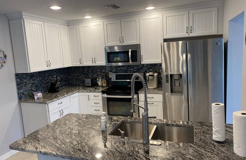 Englewood House | Stunning Engelwood condo