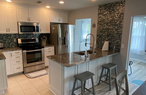 Englewood House | Stunning Engelwood condo