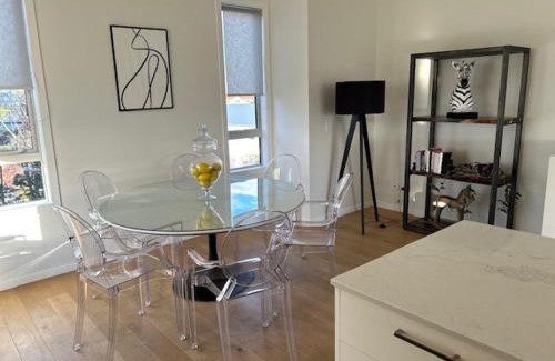 Paraparaumu Beach Apartment | Stunning executive family home!