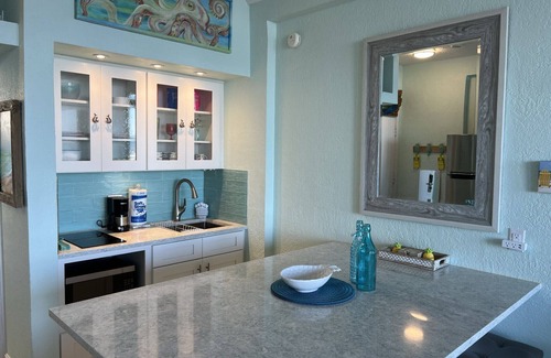Bridgeport Heights Condo | Stunning First Floor Direct Ocean Front Upgraded Studio POOL OPEN