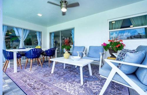 Central Naples House | Stunning Family Home Pool & Spa