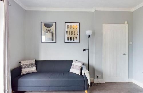 Wigan Apartment | Stunning Family Home with Comfortable Surroundings by Our Home Short Stays ideally situated within Greater Manchester