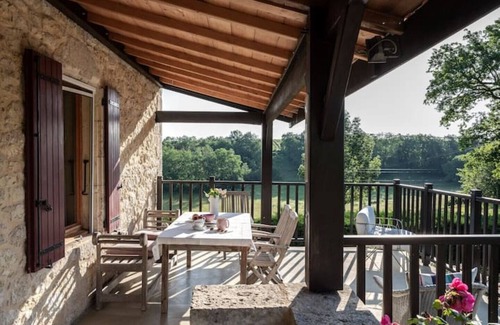 Mauroux House | Stunning family house in the Lot with private saltwater pool and garden.