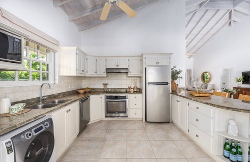 Gibbes House | Stunning Family Villa with Private Pool Near Beach - Gibbs Glade Villa