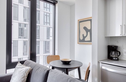 Downtown Seattle Apartment | Stunning First Hill Studio w/Gym & Coworking, by Blueground