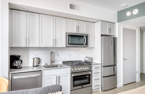 Downtown Seattle Apartment | Stunning First Hill Studio w/Gym & Coworking, by Blueground