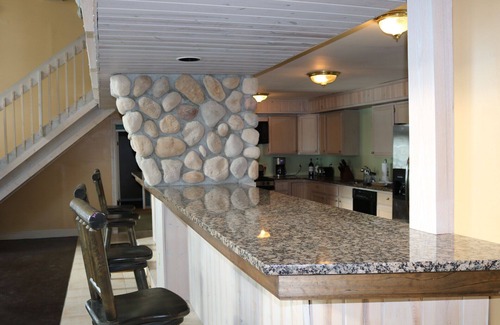 Houghton Lake House | Stunning Five Bedroom Lakefront Home on Houghton Lake, Michigan