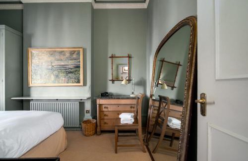 Little Venice Apartment | Stunning Flat in Little Venice Opposite the Canal