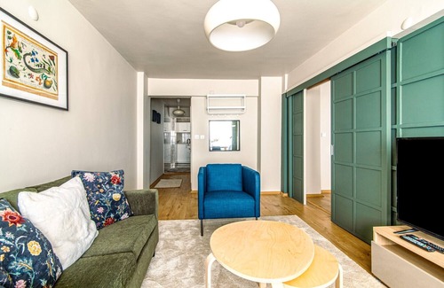 Nisantasi Apartment | Stunning Flat with Excellent Location in Tesvikiye