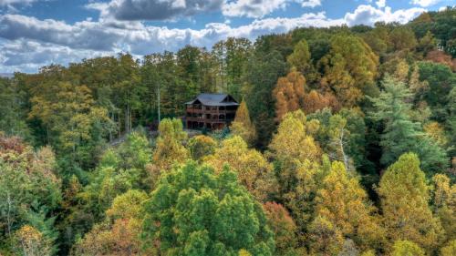 Raccoon Ridge House | Stunning Forested Views, Hot Tub And A Pool Table