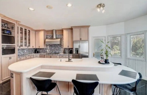 Bull Mountain House | Stunning Former Street Of Dream