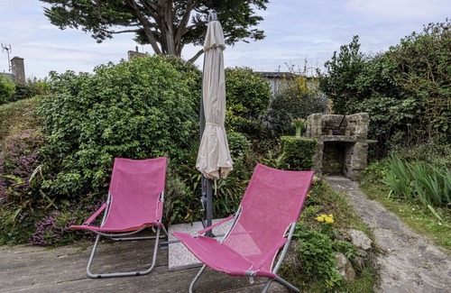 Creances House | Stunning private villa for 2 people with WIFI and pets allowed