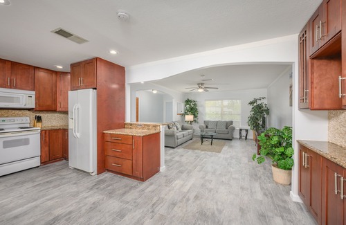 Sarasota Springs House | Stunning Fully Remodeled House with Heated Pool! 30%OFF