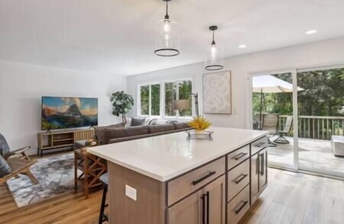 Stillwater House | Stunning Fully Renovated Stillwater 4bed/2bath