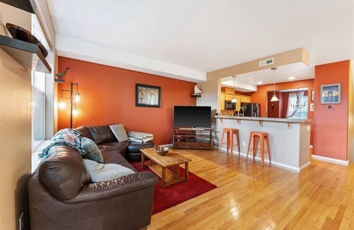 Tanasbourne House | Stunning Furnished Short-term Townhome in Amberglen of Beaverton