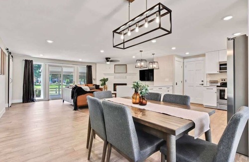Eagle House | Stunning Golf Course Retreat 4BR Home