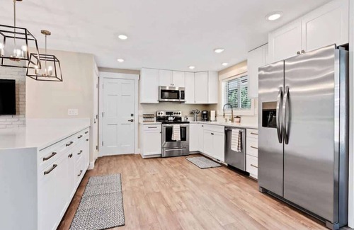 Eagle House | Stunning Golf Course Retreat 4BR Home