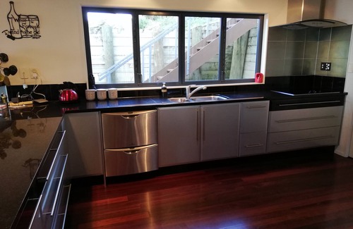 Omokoroa House | Stunning Harbour Views with FREE Wi-Fi