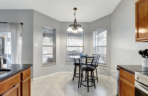 Providence Lakes House | Stunning Heated Pool House for 10 in Brandon, FL