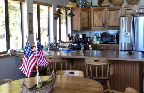 Tahoma House | Stunning high sierras and Lake Tahoe views!