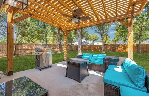 Dallas House | Stunning home centrally located by Bluffview