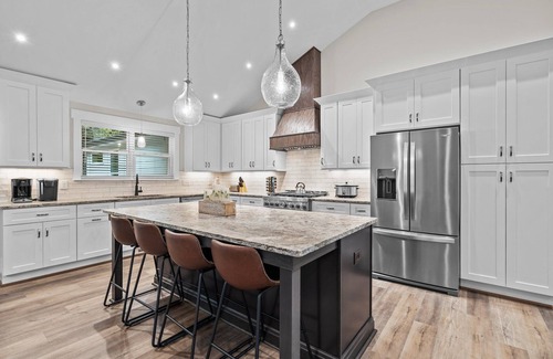 North Raleigh House | Stunning Home, conveniently located in Raleigh