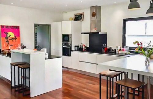 Cazaux House | Stunning home in La Teste-de-Buch with kitchen