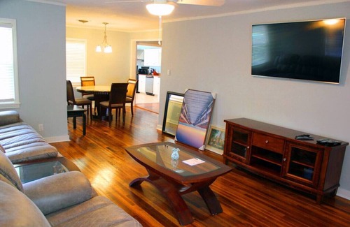 Tougaloo House | Stunning Home In A Leafy And Quiet Neighborhood