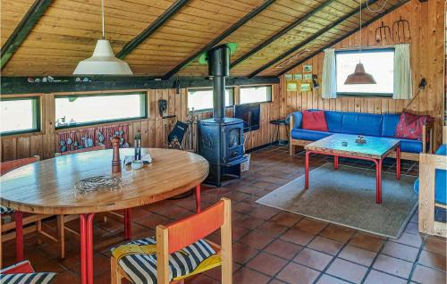 Anholt House | Stunning Home In Anholt With Kitchen
