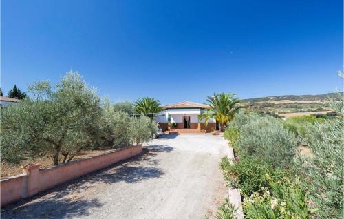 Arriate House | Stunning Home In Arriate With Wifi