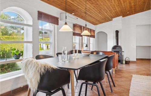 Askeby House | Stunning Home In Askeby With Kitchen