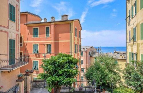Camogli House | Stunning home in Camogli with kitchen