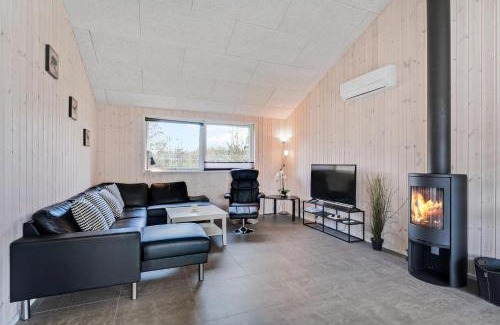 Øer Strand House | Stunning Home In Ebeltoft With 3 Bedrooms And Internet