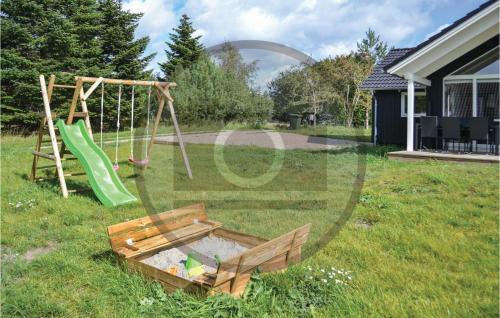 Handrup Strand House | Stunning Home In Ebeltoft With Wifi