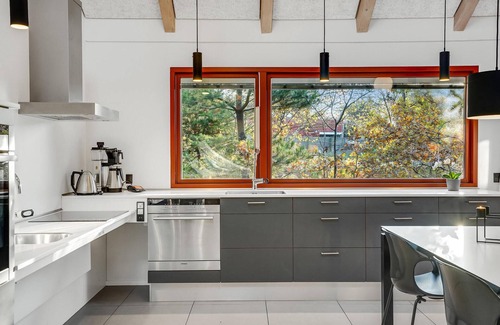 Grena Strand House | Stunning home in Grenaa with kitchen