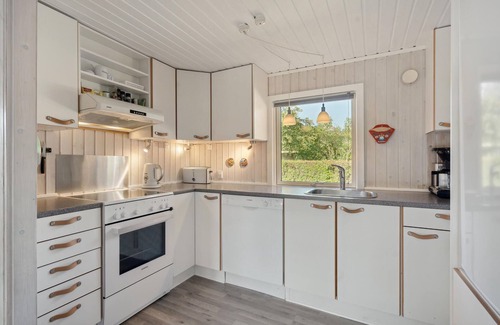 Diernæs Strandby House | Stunning home in Haderslev with kitchen