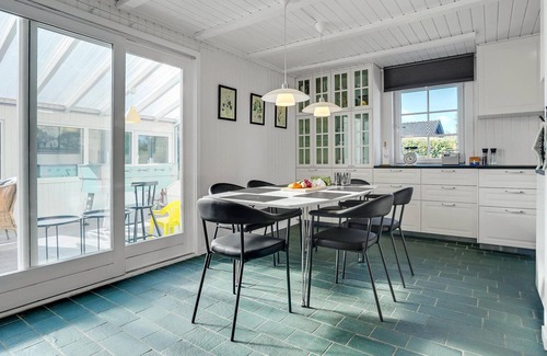 Hejlsminde Strand House | Stunning home in Hejls with WiFi