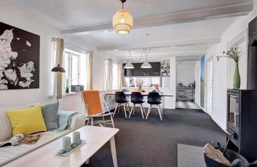 Knebel House | Stunning Home In Knebel With 4 Bedrooms And Wifi
