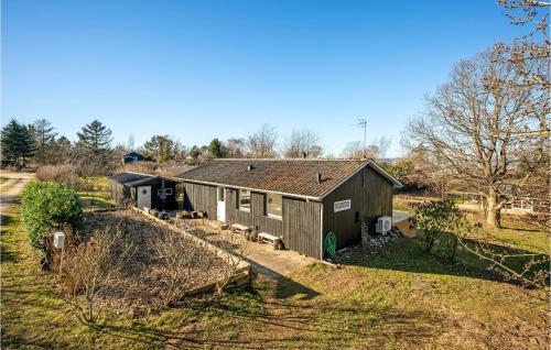Skødshoved Strand House | Stunning Home In Knebel With Wifi