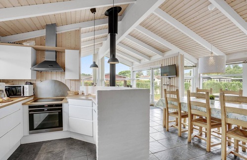 Nyborg House | Stunning home in Nyborg with WiFi