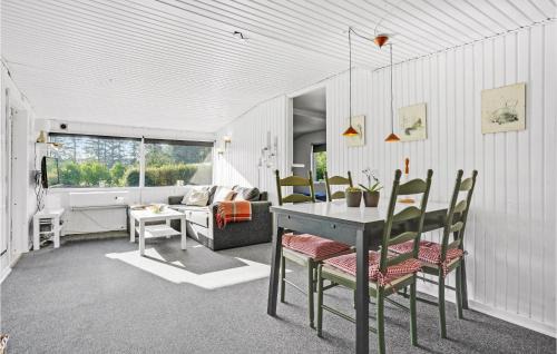 Udbyhøj House | Stunning Home In Ørsted With Kitchen