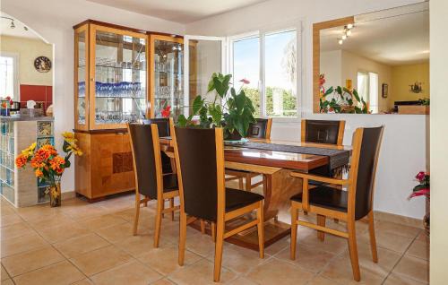 Puisserguier House | Stunning Home In Puisserguier