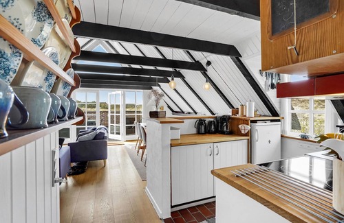 Klegod Strand House | Stunning home in Ringkøbing with WiFi